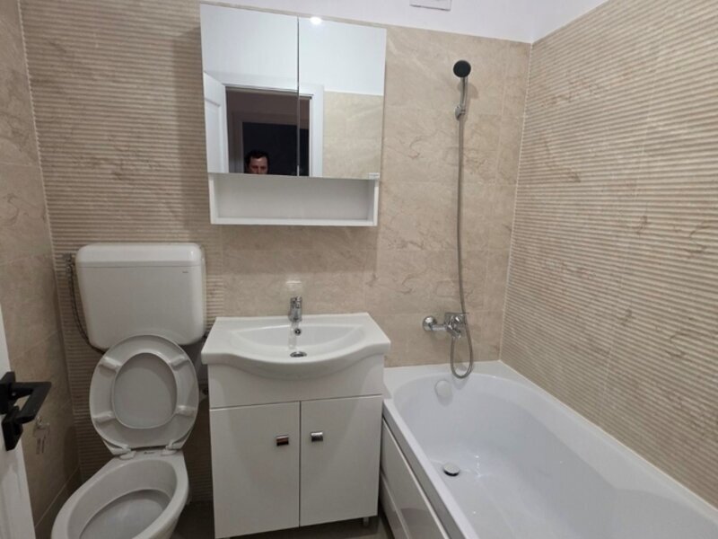 Titan- 3 camere in curs de renovare